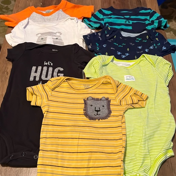 Bundle 12 month bodysuits - Picture 1 of 5